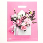 Розовый пакет с цветочным принтом и вырубной ручкой (40х31 см) - Сима-Ленд - купить с доставкой в Одинцово