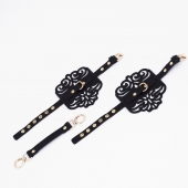 Черный фигурные оковы с золотистой фурнитурой - Crazy Handmade - купить с доставкой в Одинцово