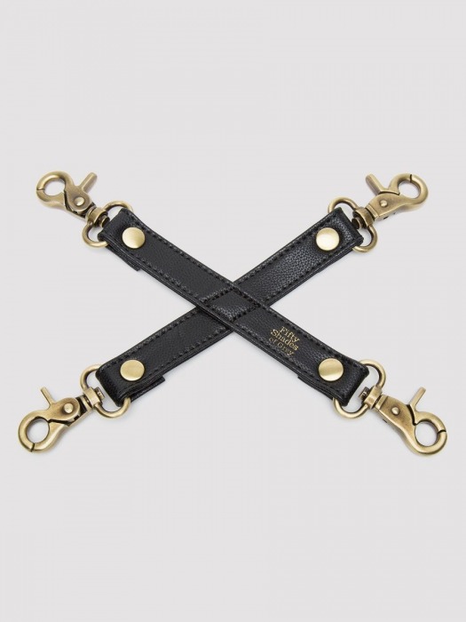 Черный фиксатор для манжет Bound to You Faux Leather Hogtie - Fifty Shades of Grey - купить с доставкой в Одинцово