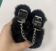 Черные наручники на цепи с меховой опушкой - Лунный свет - купить с доставкой в Одинцово